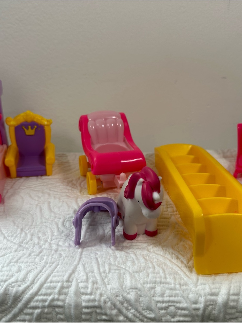 Fisher-Price Little People Princess Castle Playset w Figures & Accessories 13pc - Picture 12 of 15